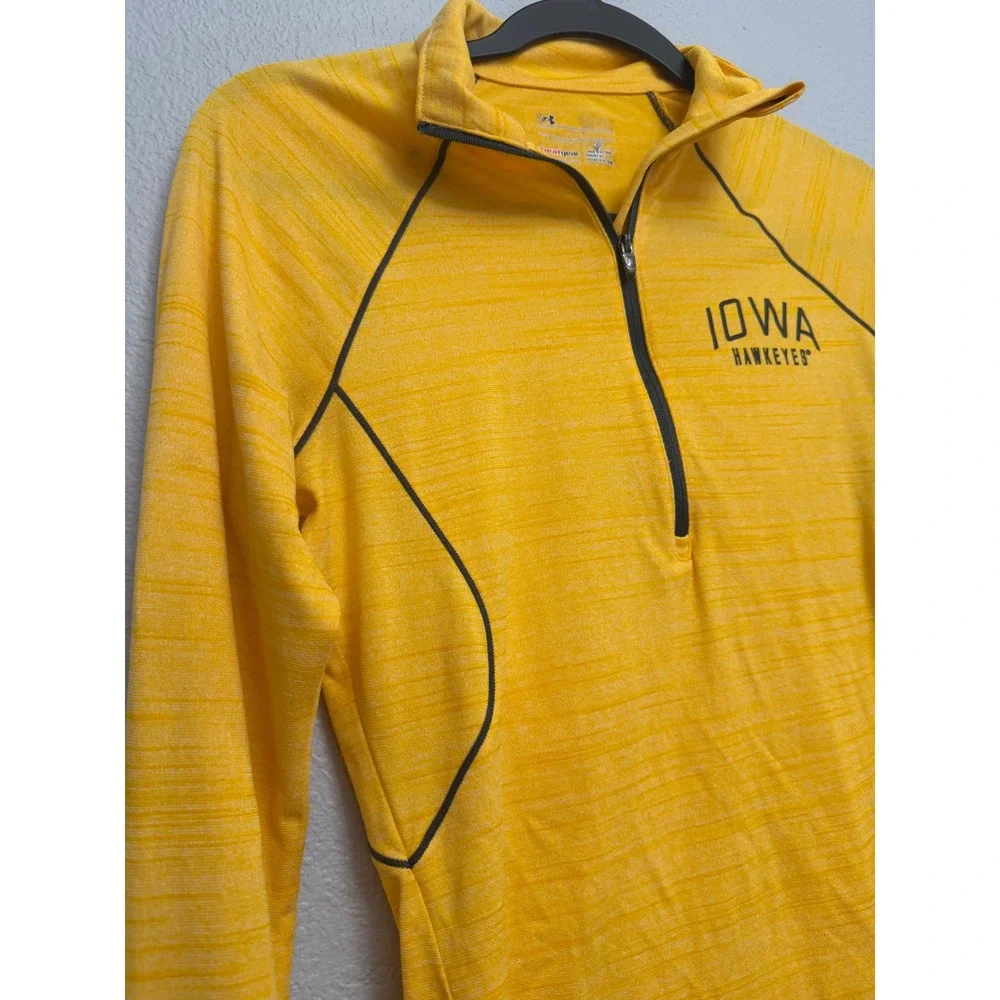 Under Armour Iowa Hawkeyes HeatGear 1/4 Zip Pullover Yellow Womens Small - Picture 3 of 5